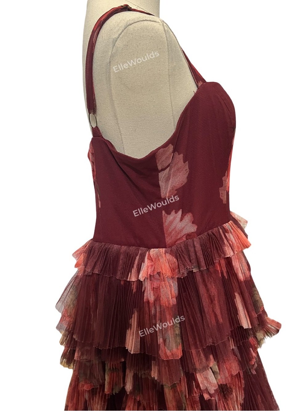 Hutch Nalina Dress Burgundy
Tiered Floral Maxi Dress Size 12 $394 - Picture 7 of 11